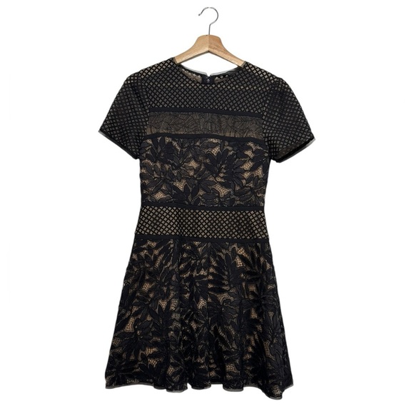 NWOT BCBGMAXAZRIA Eleanor Short-Sleeve A-Line Lace
Dress Black 0 - Picture 5 of 13